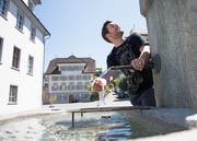 Der Stanser Brunnenmeister Christoph Scheuber.(Bild: Corinne Glanzmann, 20. Juli 2016 )