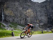 Michael Schär nimmt als wichtiger Helfer von Richie Porte für Team BMC an der Tour de France teil (Bild: KEYSTONE/GIAN EHRENZELLER)