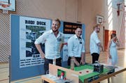 In der BZB Mehrzweckhalle präsentierten die angehenden Ingenieure am Dienstag ihre Systemtechnik-Projekte 2018. (Bild: Jessica Nigg)