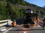 Der Anhänger eines Autotransporters hat sich auf der A2 im Kanton Uri selbständig gemacht. Verletzt wurde niemand.