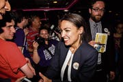 Alexandria Ocasio-Cortez setzt sich bei den Vorwahlen der Demokraten in New York durch. Bild: Scott Heins /Getty (26. Juni 2018)