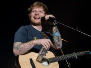 104 Bäume müssen nicht für ein Ed-Sheeran-Konzert gefällt werden - die Veranstaltung findet in Gelsenkirchen anstelle von Düsseldorf statt. (Bild: KEYSTONE/ENNIO LEANZA)