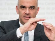 Sozialminister Alain Berset: «Es braucht 53 Milliarden Franken für die AHV.» (Bild: KEYSTONE/PETER SCHNEIDER)
