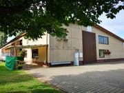 Im vorderen Teil der Halle ist der Sportfischerverein einquartiert. Bild: Martina Eggenberger