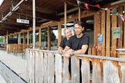 Rolf und Maggie Muttner lassen das Restaurant auf der Sportanlage hinter sich. Ab September wirten sie im Lerchenfeld. (Bild: Marcel Muttner)