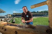 Das Festgelände ist bereit: Adrian Dali, Chef Bau- und Infrastruktur des Festgeländes am Innerschweizer Schwing- und Älplerfests, freut sich auf die 12500 Besucher, die am Wochenende nach Ruswil pilgern werden. (Bild: Dominik Wunderli, 28. Juni 2018)