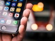 Apple und Samsung haben ihren jahrelangen Patentstreit beigelegt. Apple hatte Samsung vorgeworfen, Bedienelemente des iPhones kopiert zu haben. (Bild: KEYSTONE/CHRISTIAN BEUTLER)