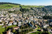 Jeder Schulstandort soll einen Hort bekommen. Ein Blick auf die Gemeinde Kriens. (Bild Philipp Schmidli, 27. August 2016)