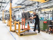 Das KOF-Konjunkturbarometer ist im Juni gestiegen. (Bild: KEYSTONE/GAETAN BALLY)