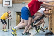 Alles im Blick: Trainer Michael Rossi überwacht die Übungen. (Bilder: Hanspeter Schiess)