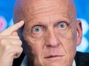 Mit dem VAR bislang zufrieden: Pierluigi Collina, der Vorsteher der FIFA-Schiedsrichter-Kommission (Bild: KEYSTONE/AP/PAVEL GOLOVKIN)