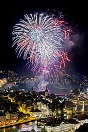 Das Feuerwerk anlässlich des Luzerner Fests vom 27. Juni 2015. (Bild: Pius Amrein)