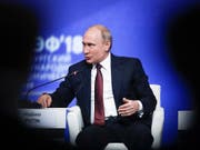 Sieht sich weiter mit Sanktionen aus der EU gegen sein Land konfrontiert: Russlands Präsident Vladimir Putin. (Bild: KEYSTONE/AP/DMITRI LOVETSKY)