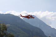 Der verletzte Stuntman wurde mit der Rega ins Spital geflogen. (Bild: Markus Zwyssig, Schattdorf, 3. Juni 2018)