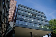 Das Notfallzentrum des Luzerner Kantonsspitals wurde im Juni 2017 in Betrieb genommen. (Bild: Corinne Glanzmann, 08. Juni 2017)
