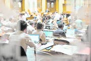 Mancher Parlamentarier versteht seine politische Arbeit als Vertretung von Interessen. Diese sollten offengelegt werden. Bild: Thomas Delley/KEY