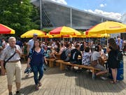 Stets gut frequentiert: die Festwirtschaft auf der Piazza.