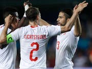 Ricardo Rodriguez (rechts) nach seinem Ausgleichstreffer in Villarreal (Bild: KEYSTONE/AP/ALBERTO SAIZ)