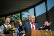Mit einem «Grüezi mitenand!» begrüsste Bundesrat Ueli Maurer die Gäste. In seiner Grussbotschaft liess er wissen, dass die schönsten Frauen aus dem Kanton Thurgau stammen. (Bild: Reto Martin)