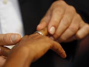 Ein notorischer Betrüger in Österreich machte gleich mehreren Frauen ganz falsche Hoffnungen. (Bild: Keystone/AP/DANIEL ROLAND)