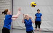 Netzball: Fast wie Volleyball. (Bild: Stefan Kaiser, (Hünenberg, 15.Mai 2018))