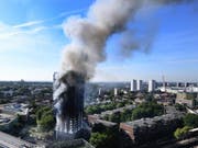 Expertenbericht: Im Londoner Grenfell Tower haben Spezialisten nach dem Grossbrand zahlreiche Mängel gefunden. (Bild: KEYSTONE/EPA/ANDY RAIN)