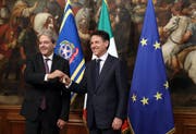 Noch weht die Europaflagge in Rom: Giuseppe Conte (rechts) und sein Vorgänger Paolo Gentiloni. (Elisabetta Villa/Getty)