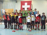 Zuoberst auf dem Treppchen stehen Rafael Artho und Björn Vogel. Fünf Siege holten sie sich in den Finalspielen und steigen jetzt in die Nationalliga B auf. (Bild: PD)