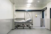 Bett in einem St. Galler Regionalspital: unantastbares Grundbedürfnis oder verzichtbarer Kostenfaktor? (Bild: Jil LohseTe)
