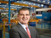 Der Zughersteller Stadler Rail von Verwaltungsratpräsident Peter Spuhler reicht als einziger Produzent ein Angebot für die Limmattalbahn ein. (Bild: KEYSTONE/CHRISTIAN BEUTLER)