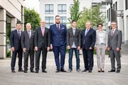 (Von links) Hans Jörg Villiger, Walter Birrer, Rolf Ineichen, Roger Lüssi, Nicolas Burnier, Beat Sieber, Brigitte Wenzin Widmer und Rainer Suter kandidieren für den Kantons- und Gemeinderat sowie die RPK. Bild: PD