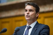 FDP-Fraktionspräsident Beat Walti: «Wir versperren uns der gesellschaftlichen Entwicklung nicht.» (KEYSTONE/Peter Klaunzer)