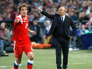 Russland-Coach Stanislaw Tschertschessow hat auch im letzten Test vor der WM einiges zu korrigieren (Bild: KEYSTONE/AP/PAVEL GOLOVKIN)