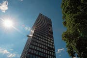 Noch immer ist nicht klar, wie es mit dem Gesellschaftsraum des Parktowers im obersten Stock weitergeht. (Bild: Maria Schmid (Zug, 29. Juli 2016))