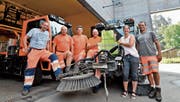 Sie stemmen das Programm «iistieg»: Thomas Zimmermann (Werkhof Kesswil), Fritz Beurer (Werkhof Langrickenbach), Reto Herensperger (Werkhof Münsterlingen), Niklaus Gantenbein (Werkhof Bottighofen), Nadine Mensch (Koordinatorin Soziale Dienste am See) und Bruno Eugster (Werkhof Güttingen). (Bild: Donato Caspari)
