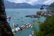 Impressionen vom Cliff Diving in Sisikon 2010. (Bild: PD/Danil Kolodin/Red Bull Content Pool)