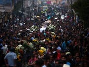 Guatemala trauert um die vielen Todesopfer nach dem Vulkanausbruch. (Bild: KEYSTONE/EPA EFE/ESTEBAN BIBA)