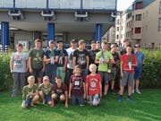 Die Urner Schwinger am Buebenschwingen in Baar. (Bild: PD)