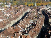 Das Berner Kantonsparlament lässt Läden in der Untereren Altstadt Berns auch an Feiertagen öffnen. (Bild: KEYSTONE/PETER KLAUNZER)