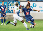 Im Duell: FCL-Torschütze Francisco Rodriguez (rechts) gegen Souleyman Doumbia.