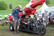 Teffli-Rally 2017 in Ennetmoos. Rennleiter Patrick Odermatt bei der Teffli-Abnahme am Samstag Morgen. (Bild Philipp Unterschütz)