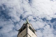 Es ist an der Zeit, das Kirchenvolk zu befragen – dies findet ein Komitee, welches die Volkswahl der reformierten Pfarrer per Referendum verteidigen will. (Bild: Keystone/Ennio Leanza)