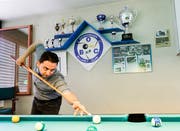 Guglielmo Mennillo in seiner Sorrento-Bar, die er nach 16 Jahren der Abrissbirne überlassen muss. (Rebecca Frei)