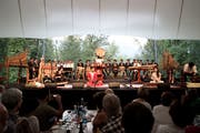 Impression vom Volkskulturfest Obwald. Im Bild: Das Hon Viet Orchestra aus Vietnam. (Bild: Manuela Jans)