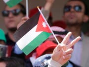 Jordaniens neuer Regierungschef verzichtet auf die umstrittenen Steuererhöhungen, die zu Massenprotesten und Regierungsrücktritt geführt hatten. (Bild: KEYSTONE/EPA/ANDRE PAIN)