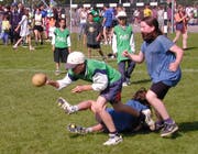 Das Fides-Schülerturnier ist eine Grossveranstaltung mit langer Geschichte. Am Wochenende findet die 53. Auflage auf der Sportanlage Halden statt. Das Bild stammt vom 34. Fides-Schülerturnier, ist also fast zwanzig Jahre alt. (Bild: Rainer Bolliger)