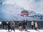 In der vergangenen Wintersaison kamen insbesondere mehr Touristen aus asiatischen Ländern in die Schweiz. (Bild: KEYSTONE/URS FLUEELER)