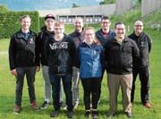 Das NLA-Team von Büren-Oberdorf nach dem wichtigen Sieg gegen Uri. Von links Benno von Büren, Samuel Christen, Roman Durrer, Jean-Claude Zihlmann, Nina Christen, Patrick Lustenberger, Michi Burch und Präsident Peter Birchler. (Bild: Franz Odermatt)