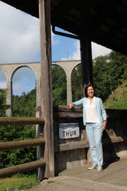 Die alte Thurbrücke in Lütisburg ist einer der Lieblingsorte von Imelda Stadler. (Bild: Martin Knoepfel)
