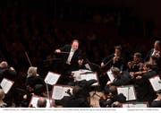 Das Lucerne Festival Orchestra unter der Leitung von Riccardo Chailly im Eröffnungskonzert des letztjährigen Sommerfestivals (Bild: LF/Peter Fischli)